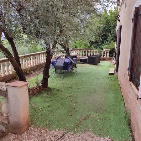 T2 En Rez De Chaussee De Villa A Cuers Bagian luar foto